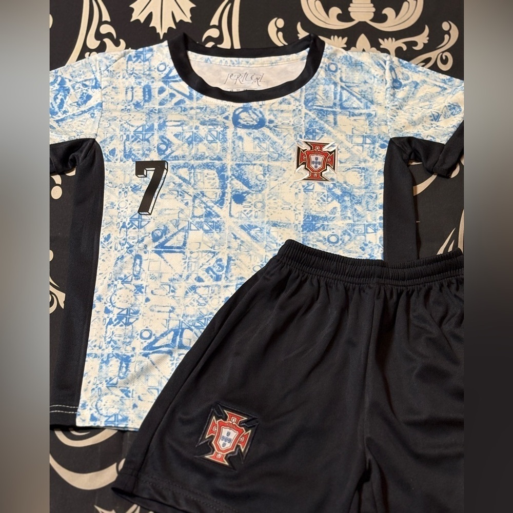 Medium Ronaldo Kids Soccer Jersey Portugal Footballer Blue away Kit - Size 26 - Picture 5 of 8